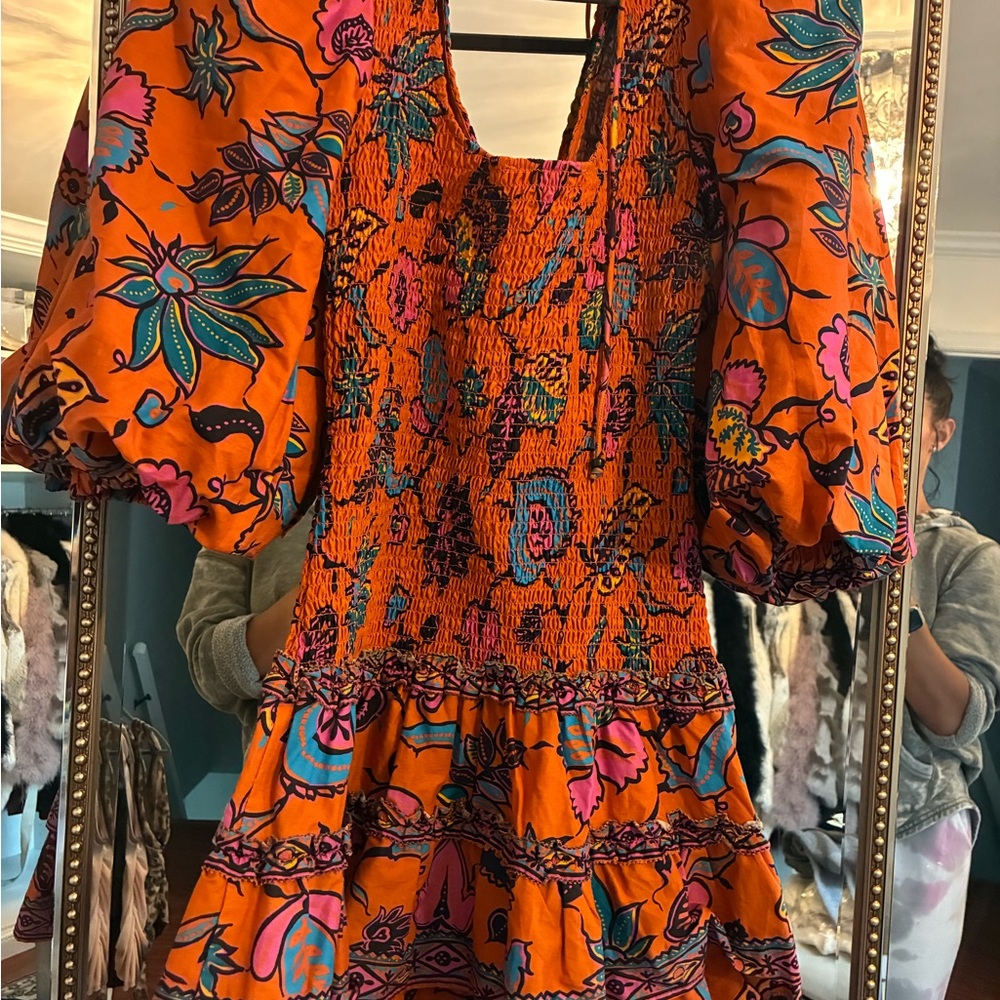 Brand New love the label dress, perfect for a wedding or vacation!